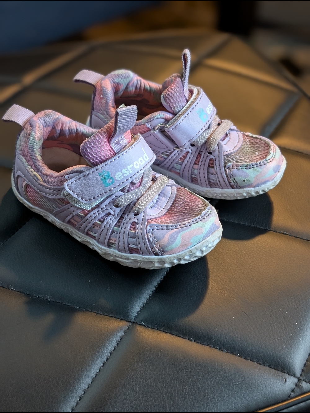 Toddlers' Pink Camo Lightweight Sneakers Size 4